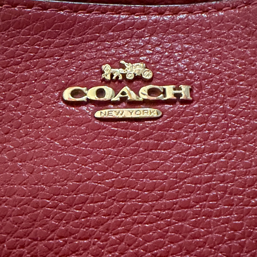 Coach Red Pebbled Leather Mini Camera Crossbody Bag Gold Logo 87734 Excellent! - Picture 5 of 9